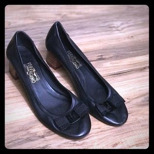 Vera pumps